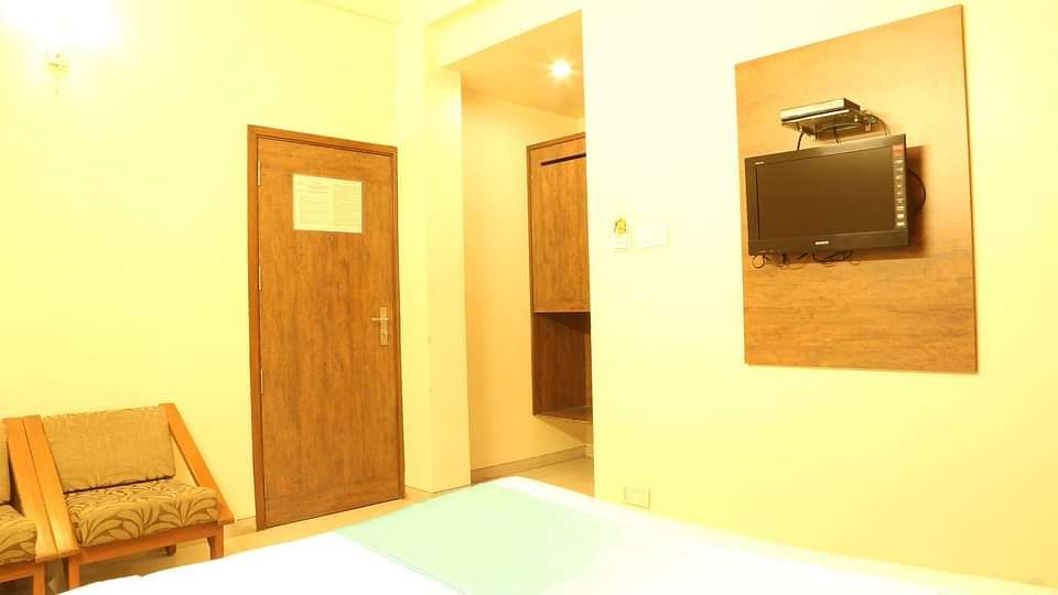 Hotel Ashiyana | Shivaji Nagar, Pune Pune Three-Bed Non-AC Rooms Hotel Ashiyana Shivaji Nagar Pune2